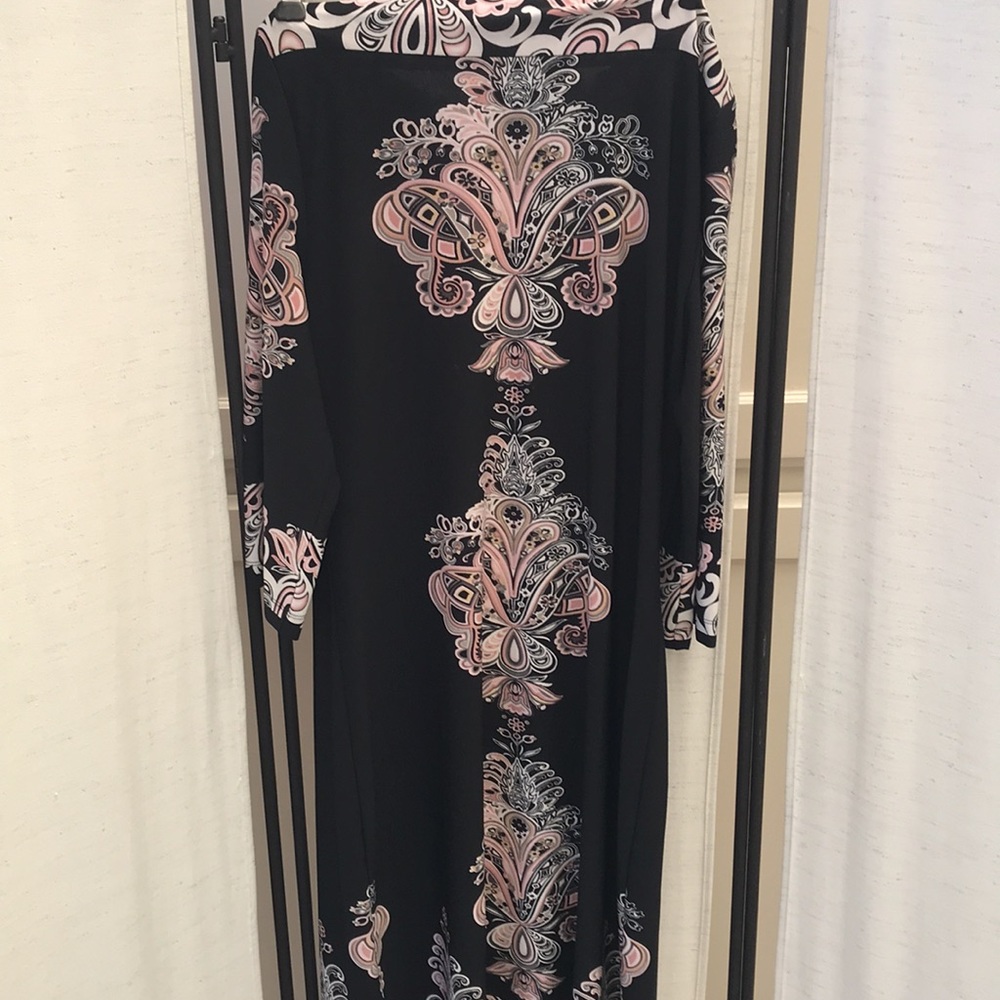 Dress by Scarlett Black / Pink  Size 8 Length 36 inches and across chest 18 in - Picture 4 of 6